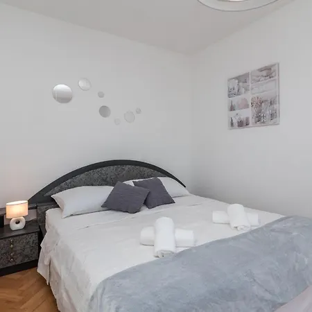 Apartman Dino & Lea Trogir