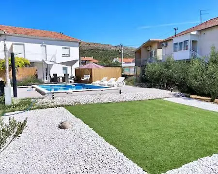 Dino & Lea Apartman Trogir